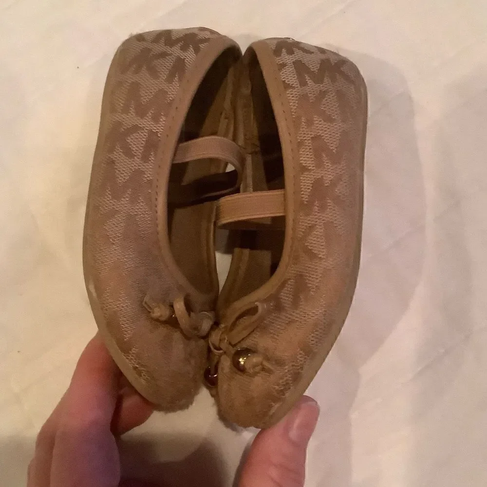 Michael Kors toddler size 6 tan dress shoes